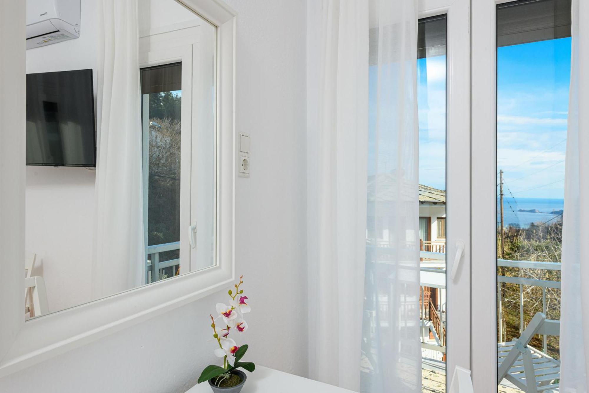 Whitegold Apartments Panagia Panagia  Dış mekan fotoğraf