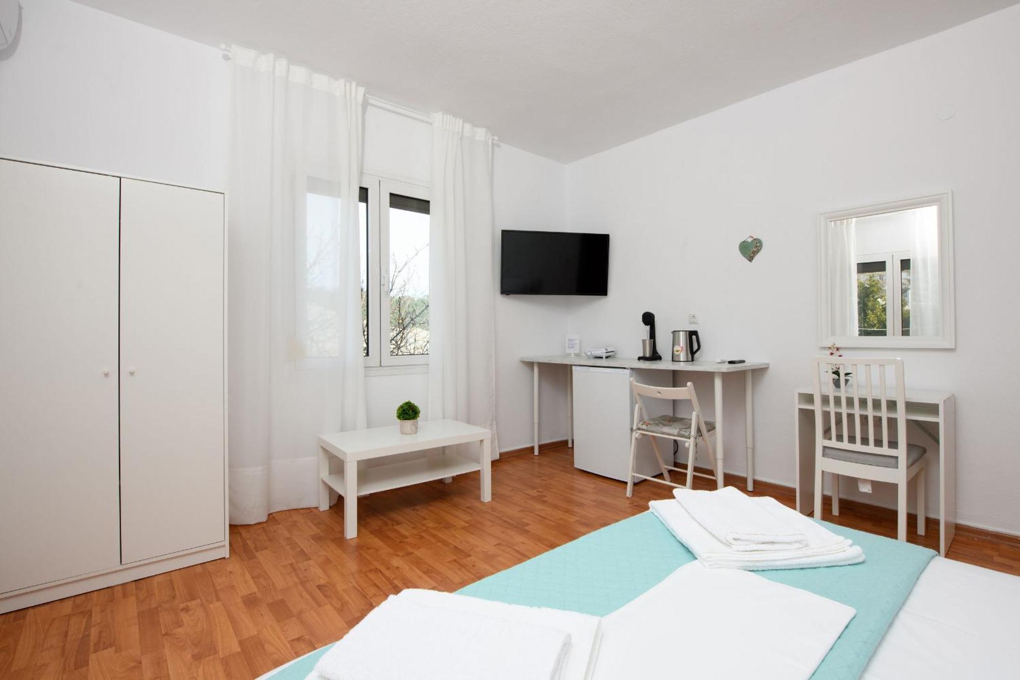 Whitegold Apartments Panagia Panagia  Dış mekan fotoğraf