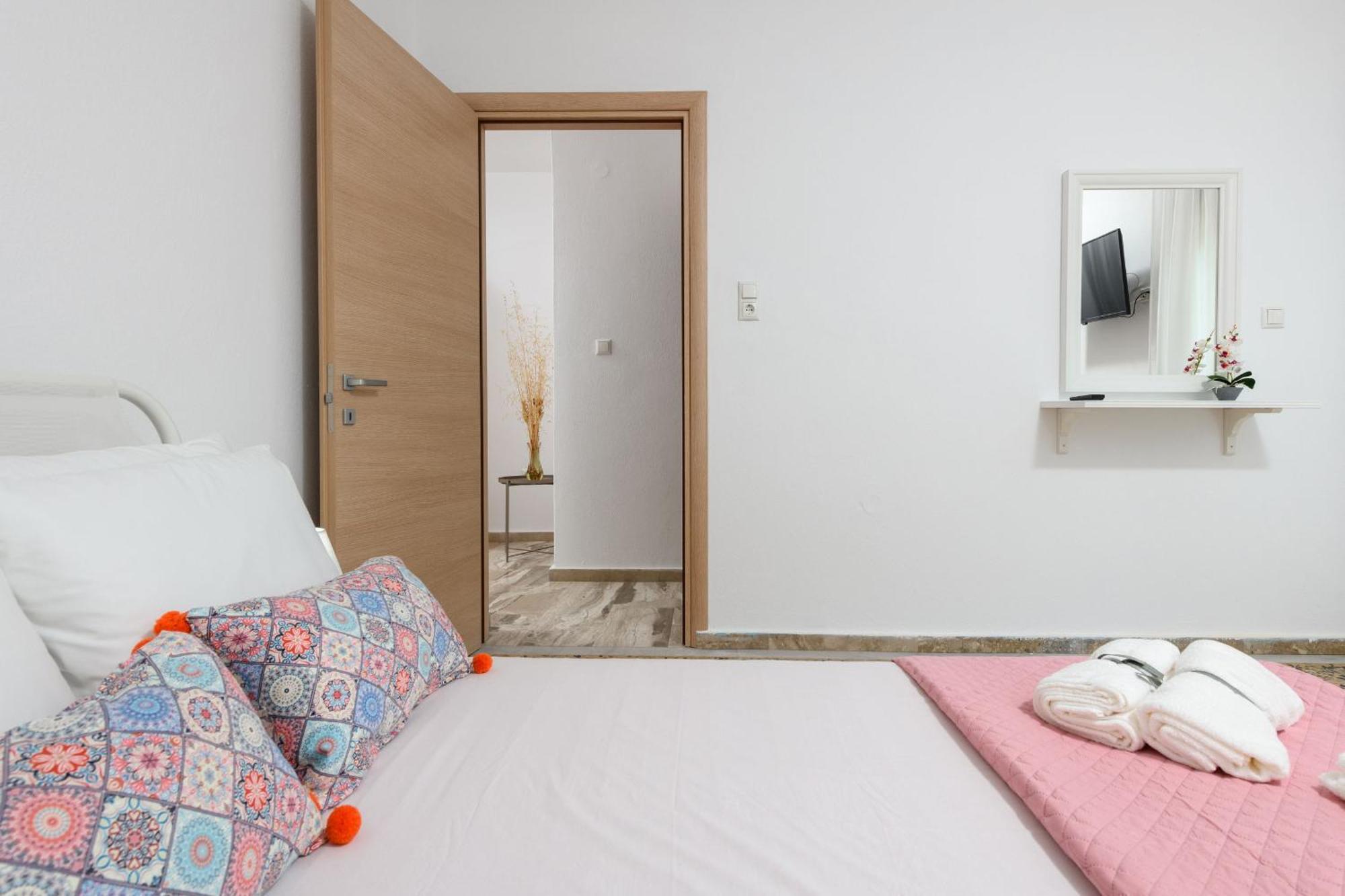 Whitegold Apartments Panagia Panagia  Dış mekan fotoğraf