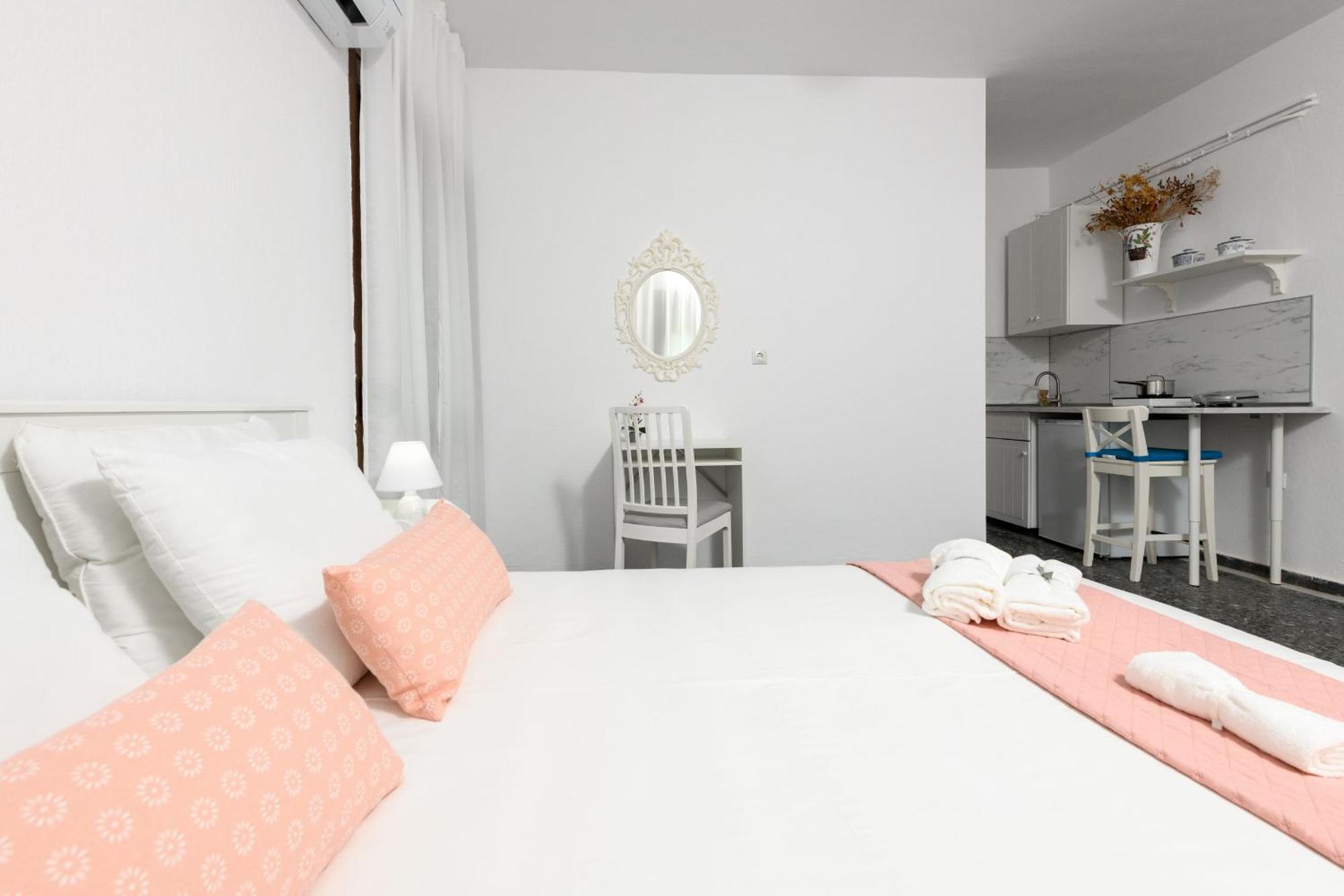 Whitegold Apartments Panagia Panagia  Oda fotoğraf